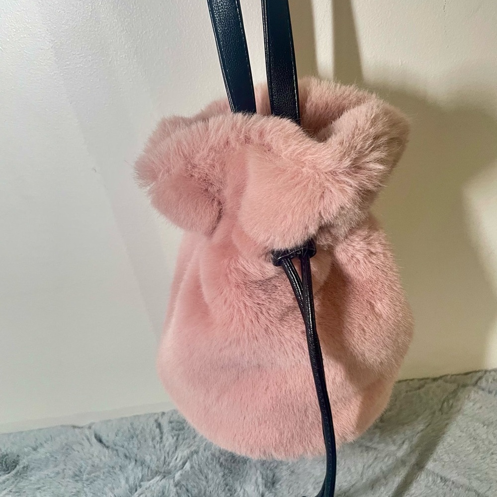 Elegant Pink Faux Fur Bucket Bag